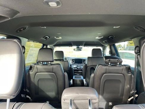 New 2026 Chrysler Pacifica Select w/ S Appearance Package image 14