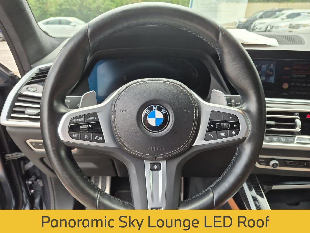 Used 2022 BMW X7 xDrive40i w/ M Sport Package AWD/4WD image 16