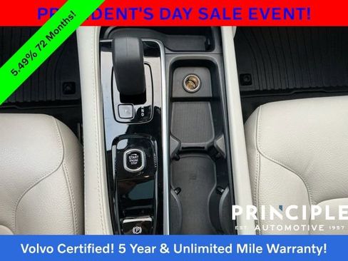 Certified 2023 Volvo XC90 B5 Plus w/ Protection Package Premier image 21
