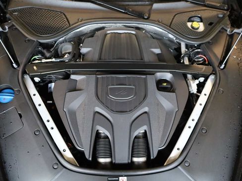 Used 2026 Porsche Panamera RWD image 42
