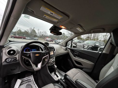 Used 2016 Chevrolet Trax LT w/ LT Convenience Package image 22