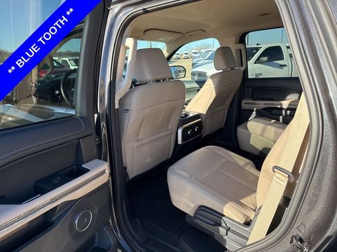 Used 2023 Ford Expedition XLT image 7