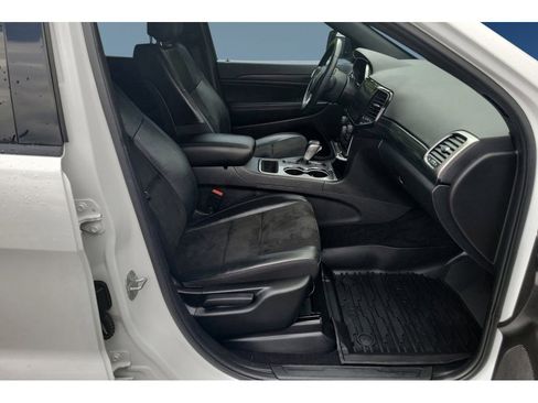 Used 2021 Jeep Grand Cherokee Laredo X AWD/4WD image 19