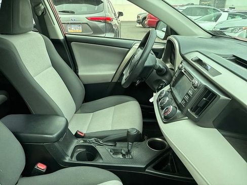 Used 2015 Toyota RAV4 LE AWD/4WD image 3