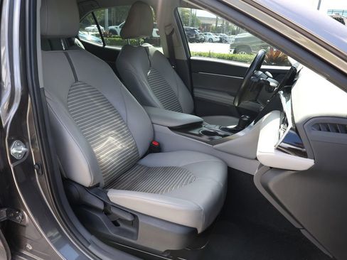 Used 2023 Toyota Camry SE w/ Convenience Package FWD image 19
