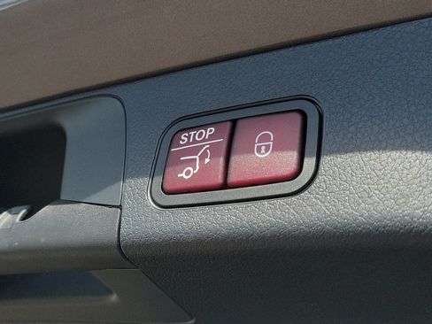 Certified 2026 Mercedes-Benz GLB 250 image 9