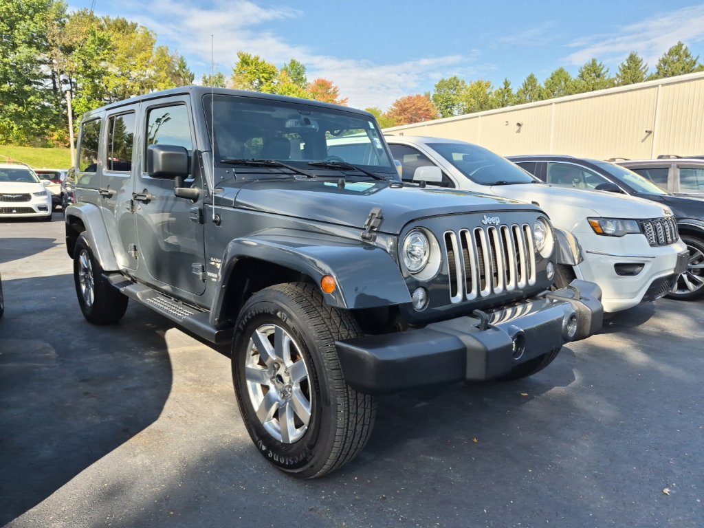 Used 2017 Jeep Wrangler Unlimited Sahara w/ Connectivity Group AWD/4WD image 1