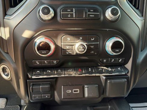 Used 2021 GMC Sierra 1500 Denali w/ Denali Ultimate Package image 24