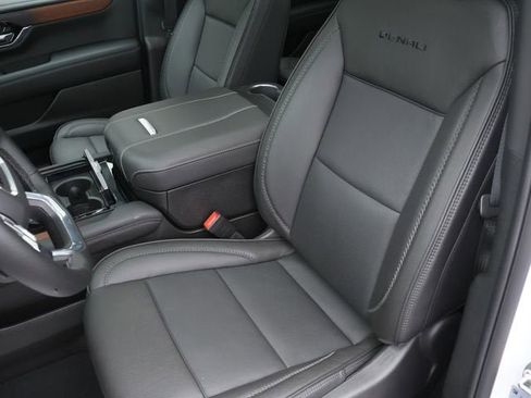 New 2026 GMC Yukon XL Denali w/ Sun & Power Step Package AWD/4WD image 20