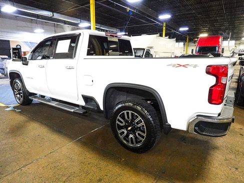 Used 2021 Chevrolet Silverado 2500 LTZ w/ LTZ Convenience Package AWD/4WD image 4
