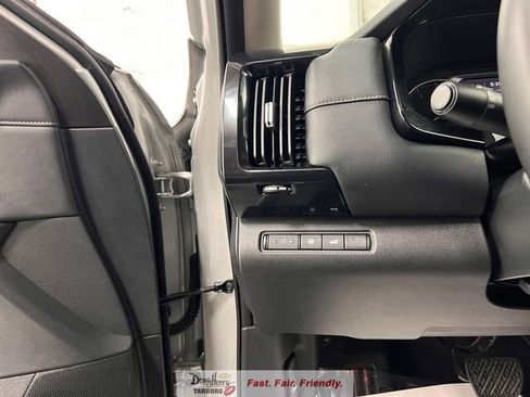 Used 2025 Nissan Pathfinder SV FWD image 30