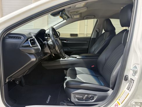Used 2018 Toyota Camry SE FWD image 27