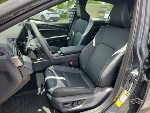 Used 2026 Toyota Camry SE FWD image 17
