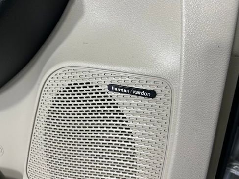 Used 2022 Chrysler Pacifica Limited image 18