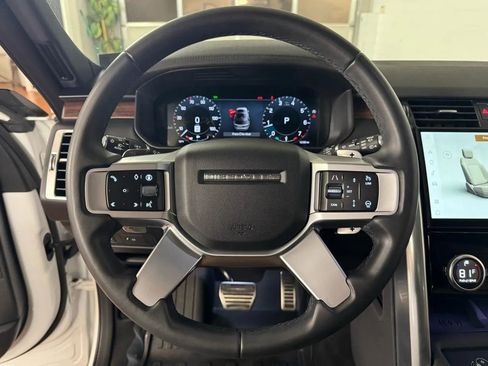 Used 2024 Land Rover Discovery Dynamic SE AWD/4WD image 21