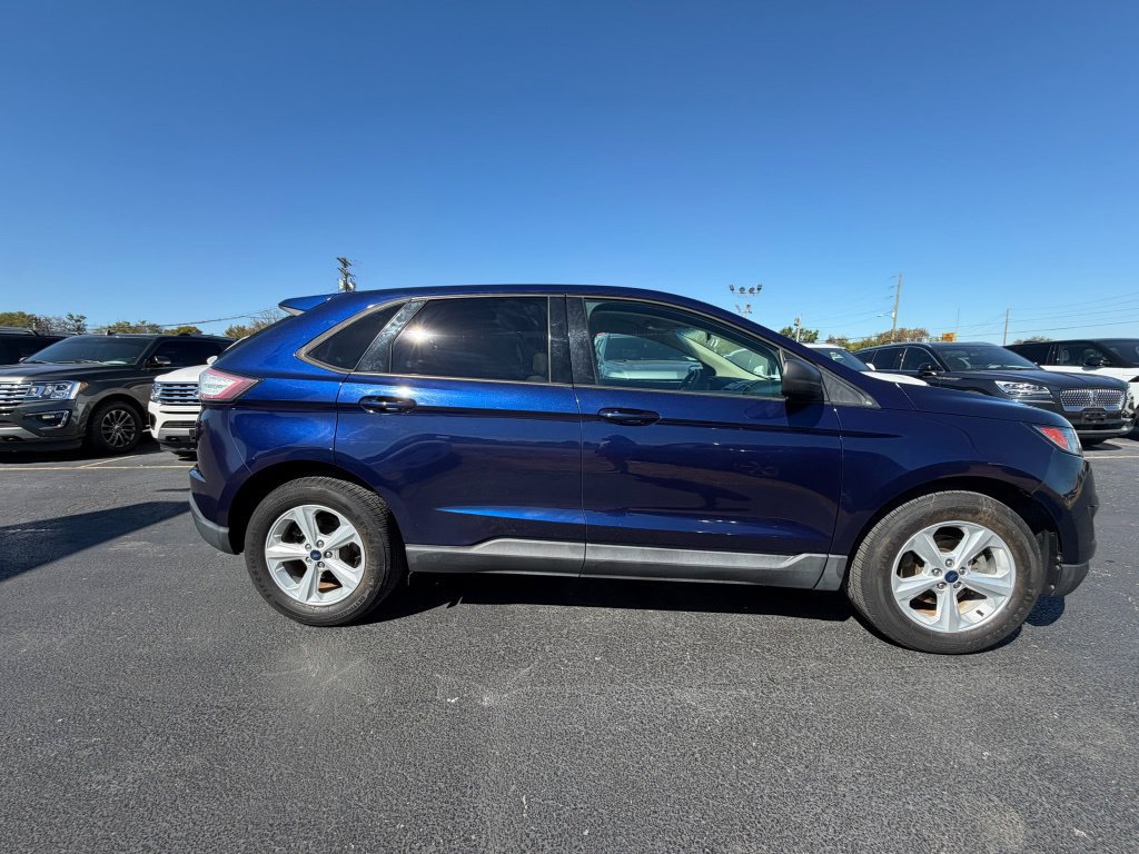Used 2016 Ford Edge SE FWD image 2