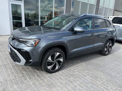 New 2025 Volkswagen Taos SE