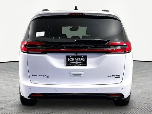 New 2027 Chrysler Pacifica Limited w/ S Appearance Package AWD/4WD image 5