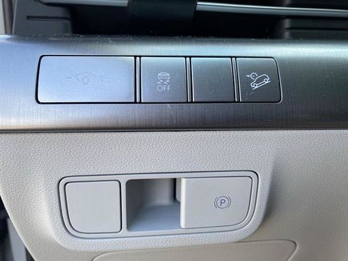 Used 2024 Hyundai Kona SEL AWD/4WD image 42