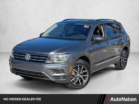 Used 2021 Volkswagen Tiguan SE FWD image 1