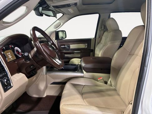 Used 2017 RAM 1500 Laramie w/ Convenience Group image 9