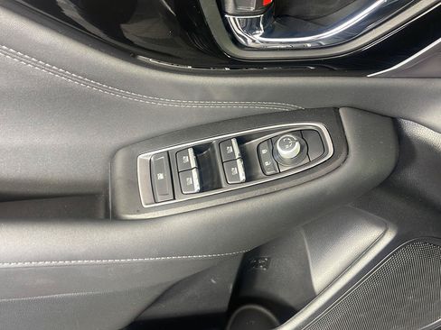 Used 2025 Subaru Outback Limited AWD/4WD image 14