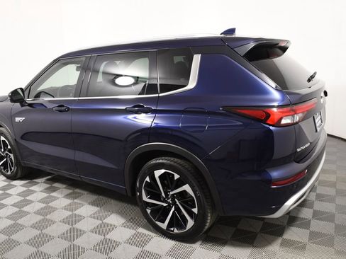 Used 2023 Mitsubishi Outlander SEL AWD/4WD image 3