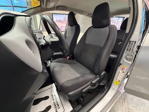 Used 2015 Toyota Yaris LE image 8
