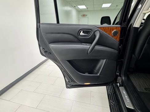 Used 2019 INFINITI QX80 Luxe w/ Proassist Package image 11
