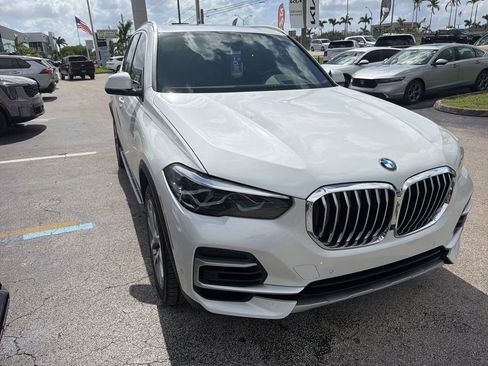 Used 2023 BMW X5 xDrive40i w/ Premium Package AWD/4WD image 2