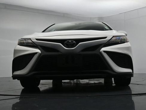Used 2024 Toyota Camry SE FWD image 19