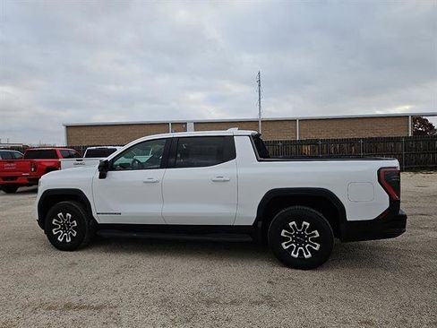 New 2026 GMC Sierra EV Elevation image 22