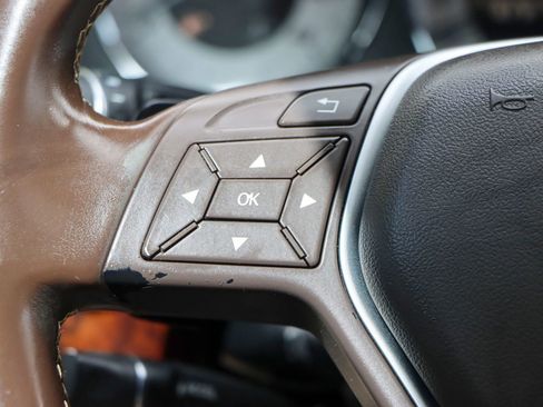 Used 2013 Mercedes-Benz GLK 350 2WD image 28