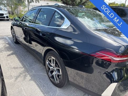 Used 2026 BMW 530i w/ Premium Package RWD image 10