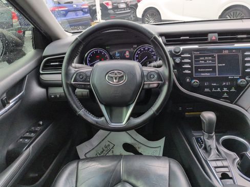 Used 2019 Toyota Camry XLE FWD image 13