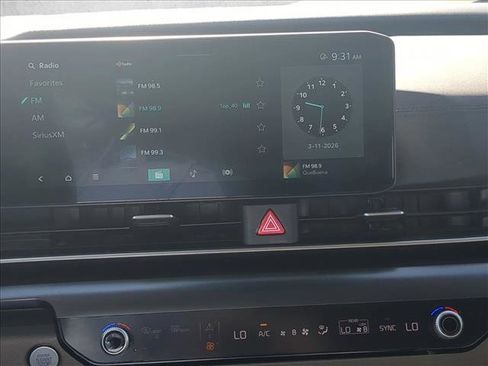 Used 2025 Kia Carnival image 15