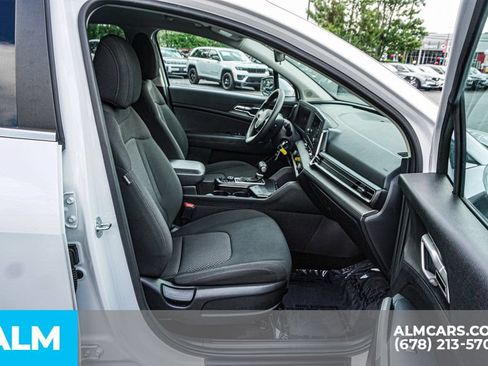 Used 2025 Kia Sportage LX FWD image 23