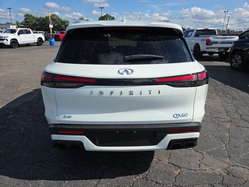 Used 2024 INFINITI QX60 Luxe AWD/4WD image 4