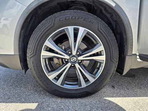Used 2017 Nissan Rogue SL FWD image 30