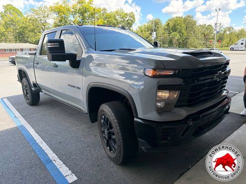 Used 2025 Chevrolet Silverado 2500 Custom w/ Custom Value Package AWD/4WD image 2