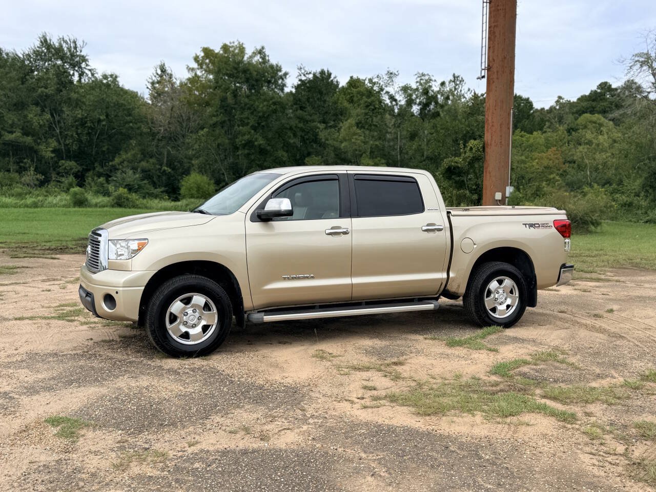 Used 2010 Toyota Tundra Limited RWD image 1