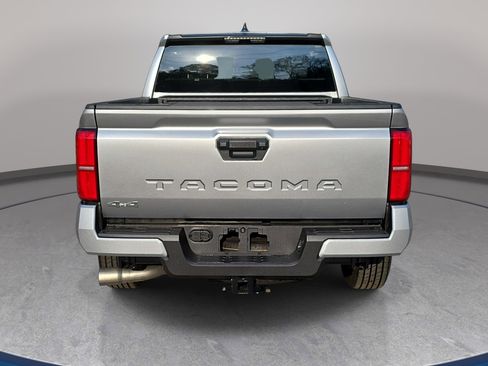 Used 2025 Toyota Tacoma SR5 AWD/4WD image 6