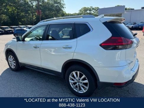Used 2017 Nissan Rogue SV AWD/4WD image 8