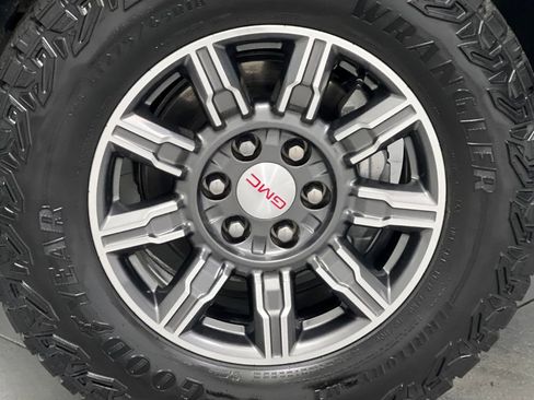 Used 2025 GMC Sierra 1500 AT4 AWD/4WD image 61