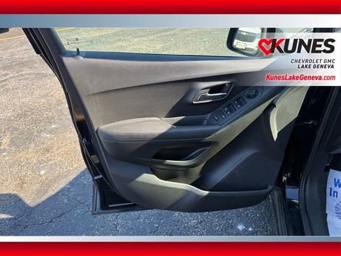 Used 2018 Chevrolet Trax LS image 12