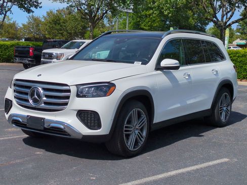 Used 2025 Mercedes-Benz GLS 450 4MATIC image 5