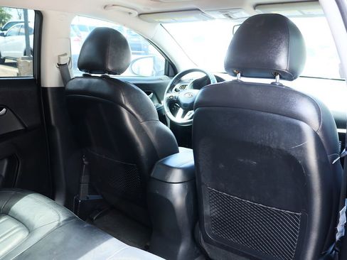 Used 2011 Kia Sportage EX w/ Premium Pkg w/Leather Seats image 28