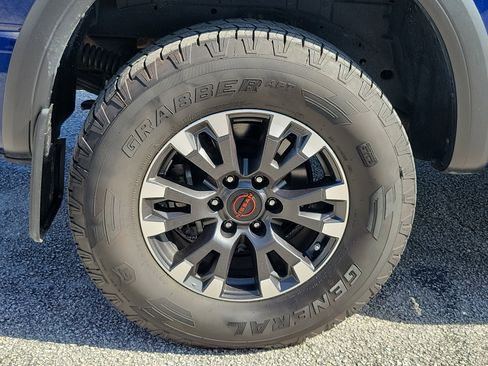 Used 2023 Nissan Titan PRO-4X w/ Pro-4x Convenience Package AWD/4WD image 5