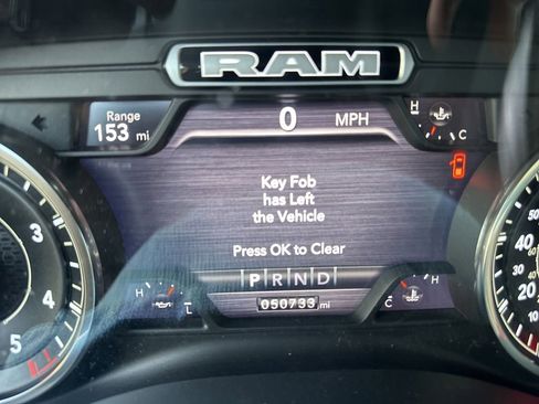 Used 2022 RAM 1500 Laramie AWD/4WD image 14