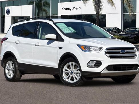 Used 2019 Ford Escape SEL image 2